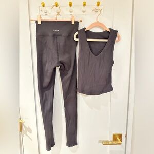 DAUB ribbed workout set. Made and designed in Canada. XS. Top is double lined.